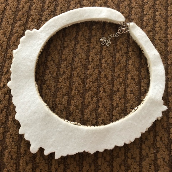 Charlotte Russe Silver Necklace - Picture 5 of 5